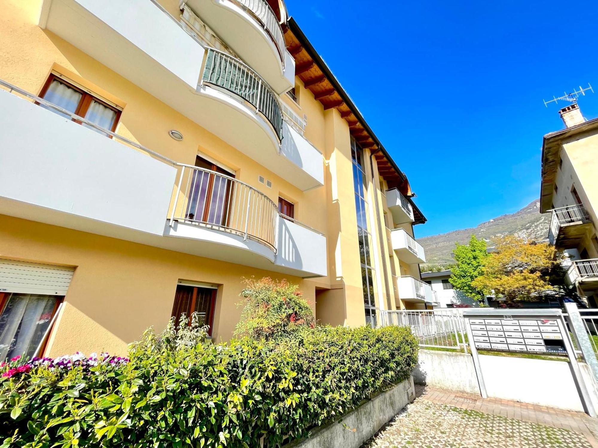 Casa Segantini - Relax Apartment 2 Arco Exterior photo